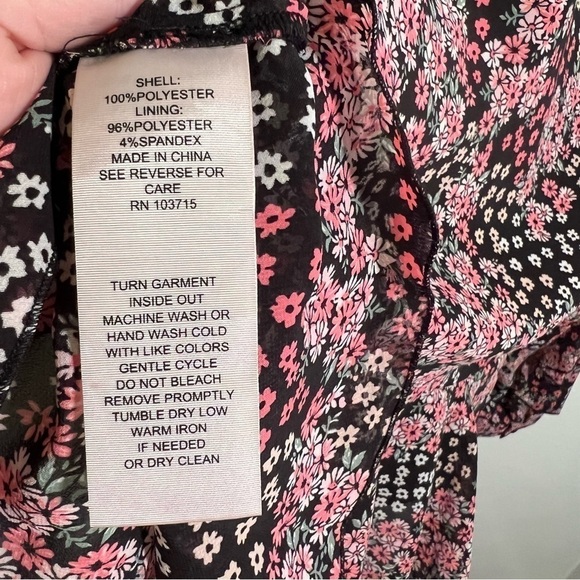 NANETTE Nanette Lepore Printed Ruffle Blouse Black Floral - Picture 15 of 15